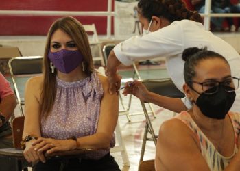 INVITA ROSY URBINA A TAPACHULTECOS A VACUNARSE CONTRA EL COVID-19