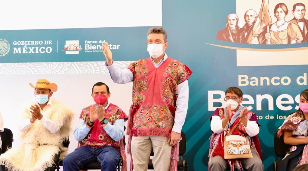 Inaugura Rutilio Escandón sucursal del Banco del Bienestar en Zinacantán