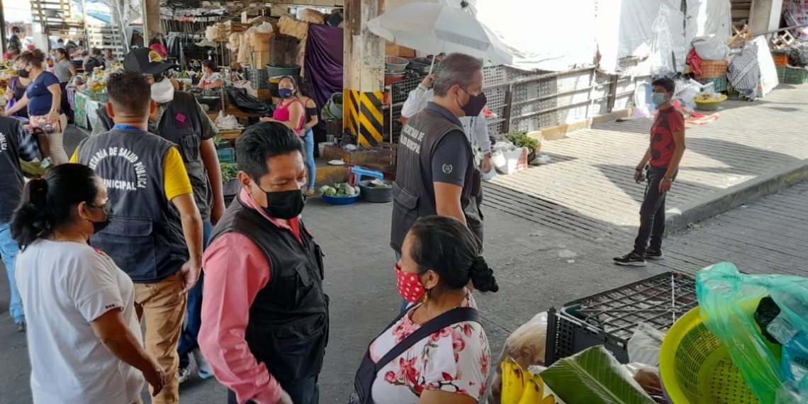 EN MERCADOS Y TIANGUIS DE TAPACHULA SE IMPLEMENTAN CAMPAÑAS DE SALUD