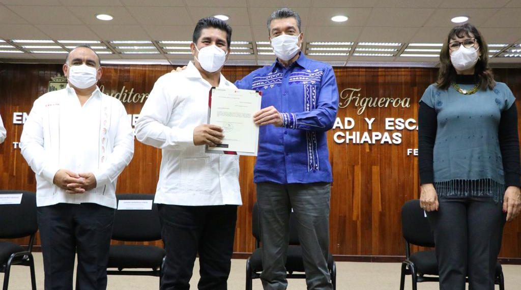 Personal del Cecyte es reconocido por su labor y servicio a favor de la educación en Chiapas