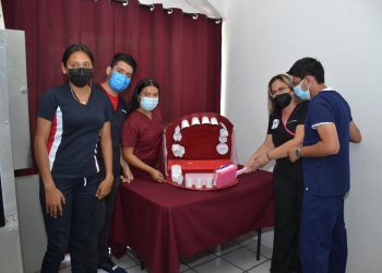 ESTUDIANTES RECIBEN PLÁTICA SOBRE PREVENCIÓN DE CARIES INFANTIL EN TAPACHULA