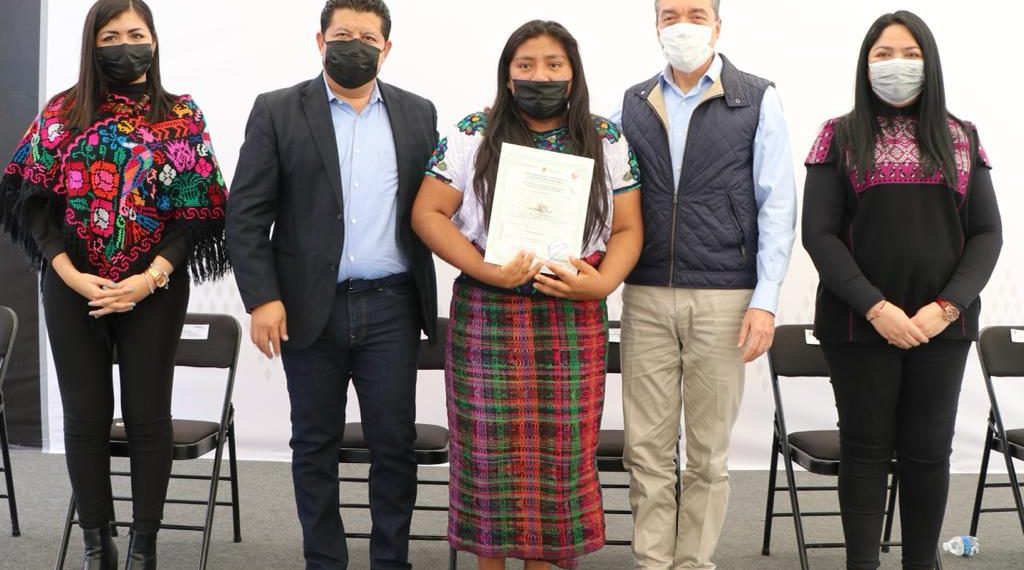 Entregan constancias del Programa “Aprende y Emprende” a mujeres de Comitán de Domínguez