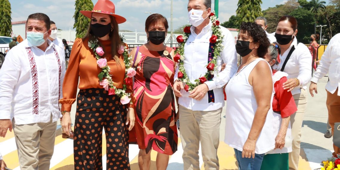 Población de Tapachula es beneficiada con pavimentación de calles que dan mayor seguridad y bienestar