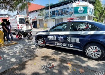 Motociclista atropella madre de familia.