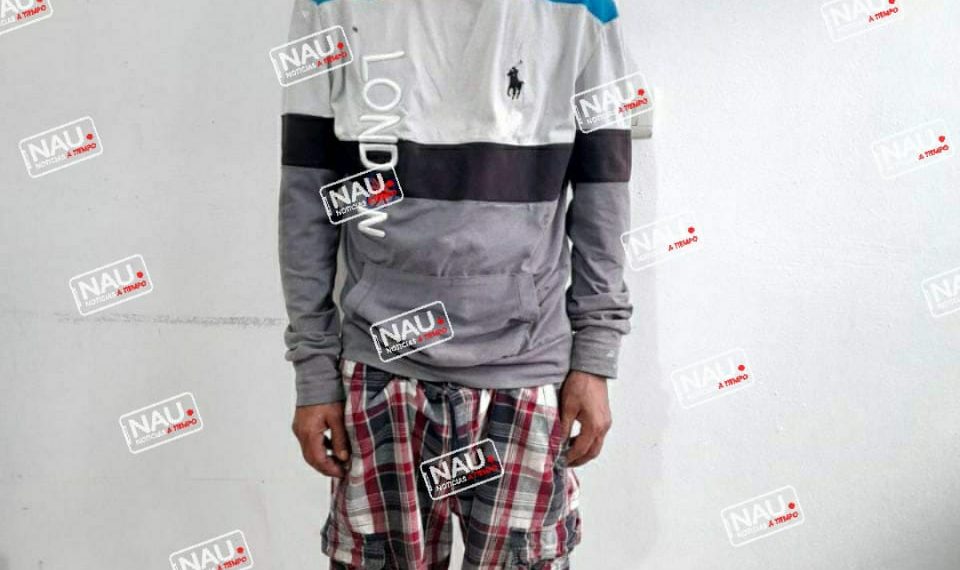 Detienen a sujeto con cuchillo.