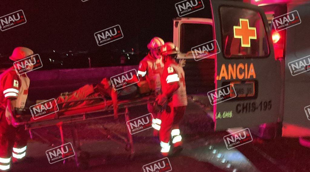 Un lesionado al chocar contra muro.