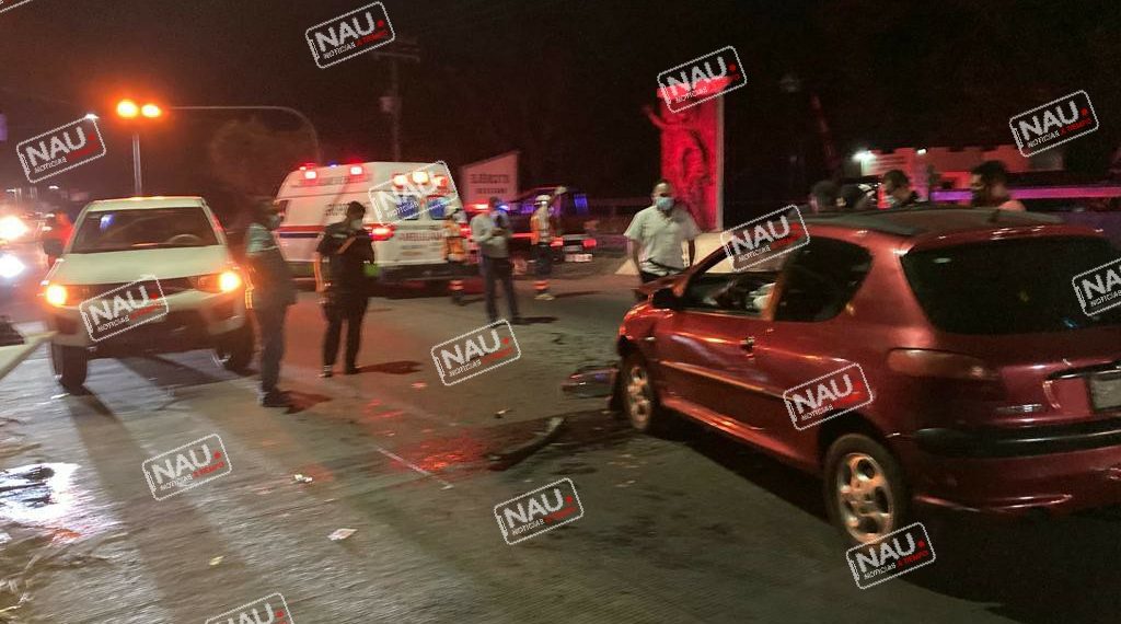 Militar causa Accidente frente a la 36 zona militar.