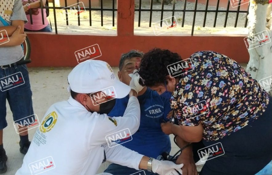 Atiende PC a ciclista que derrapo.