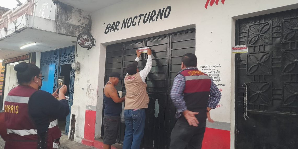 Clausuran 15 establecimientos de bares y cantinas en Tapachula.