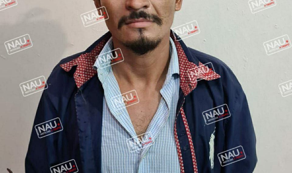 Detienen a dos personas por ebrio y conducir motocicleta.