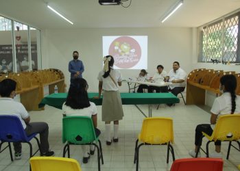 REALIZARON CONCURSO DE DELETREO EN INGLÉS EN LA BIBLIOTECA REGIONAL DE TAPACHULA