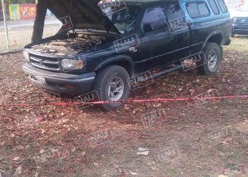 Balean vehículo que se encontraba cerca en un campo de Fútbol