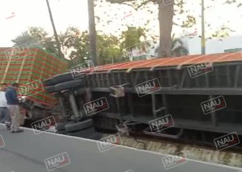 Se destraba plataforma y se vuelca en la carretera Tapachula – Puerto Madero