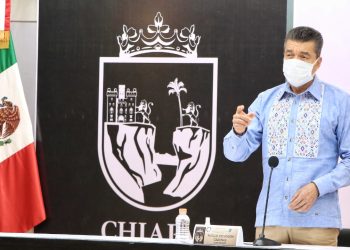 Piden no bajar la guardia contra COVID-19 y vacunarse para proteger la salud y la vida