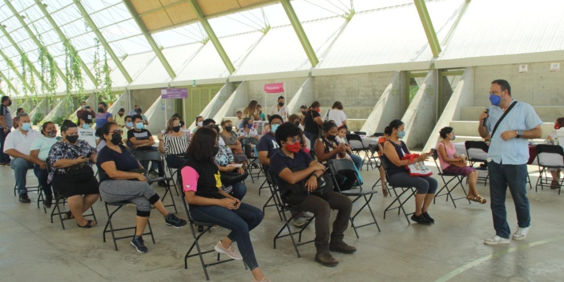 MUJERES DE TAPACHULA SE CAPACITAN CON TALLERES EN EL CEDECO ESTACIÓN FERROVIARIA