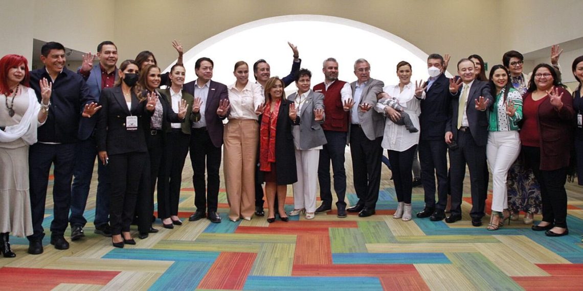 Asiste gobernador de Chiapas a Encuentro Municipalista