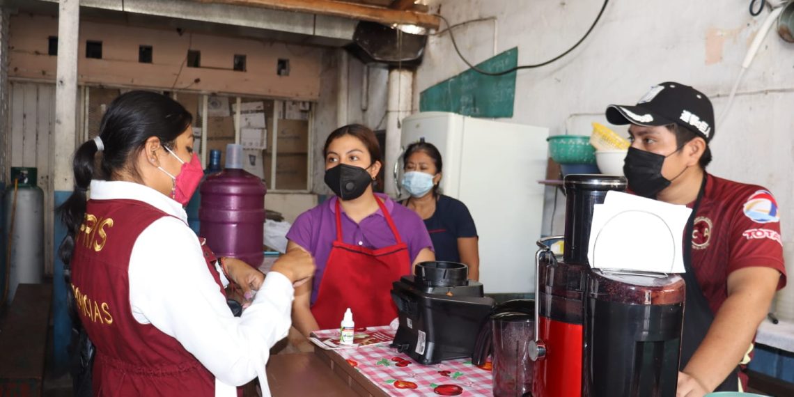 Dipris visitó el mercado público de Tuxtla Chico para realizar fomento sanitario