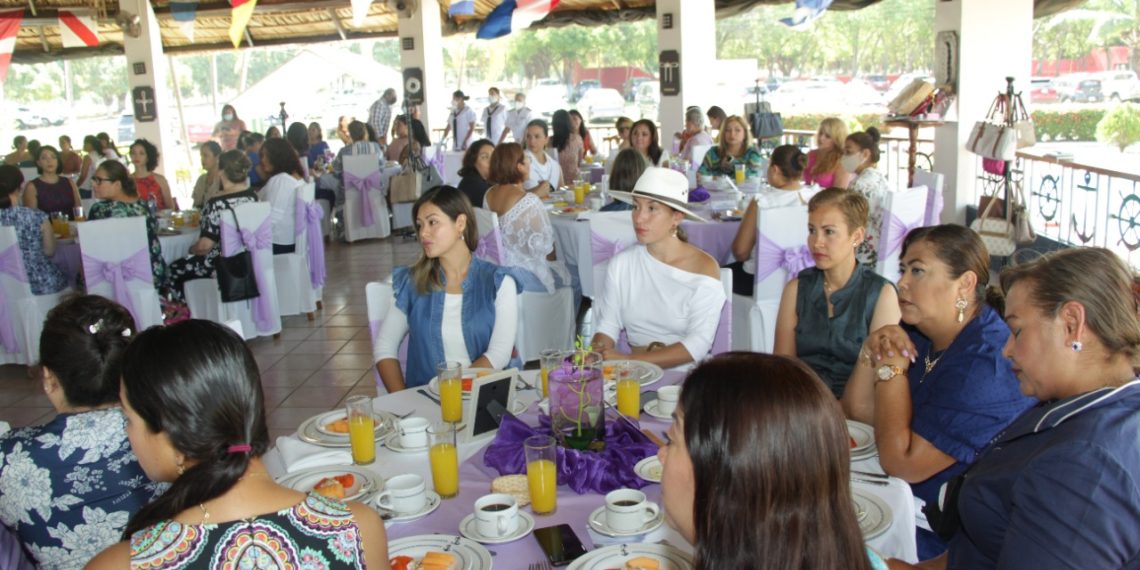CONMEMORAN DÍA INTERNACIONAL DE LA MUJER EN ZONA NAVAL DE PUERTO CHIAPAS.