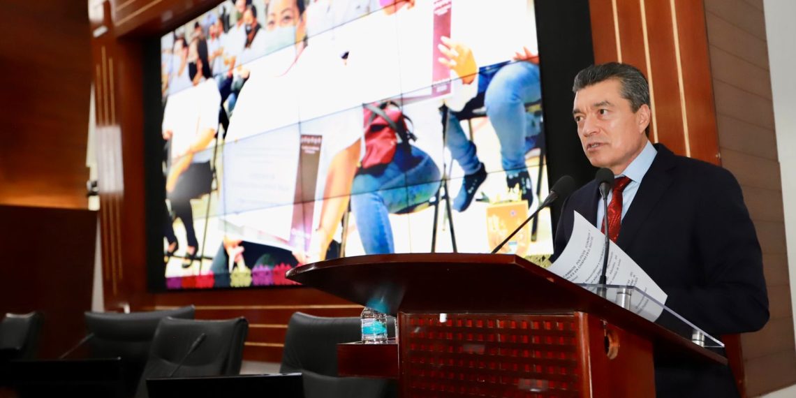 Gobernador dicta conferencia sobre Chiapas en el Centro de Estudios Superiores Navales