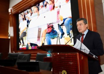 Gobernador dicta conferencia sobre Chiapas en el Centro de Estudios Superiores Navales