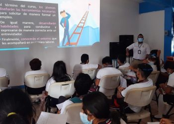 JÓVENES SE CAPACITAN PARA OBTENER SU PRIMER EMPLEO EN TAPACHULA