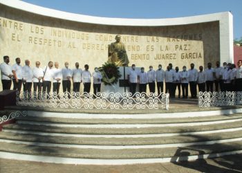 CONMEMORAN EL 216 ANIVERSARIO DE BENITO JUÁREZ EN TAPACHULA