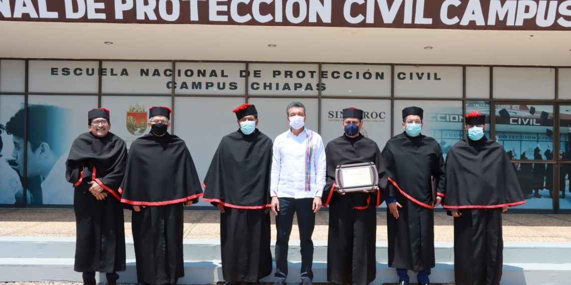 Gobernador asiste a ceremonia de graduación de la Escuela Nacional de Protección Civil Campus Chiapas
