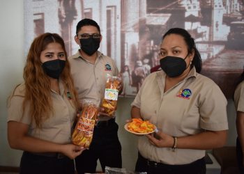 ESTUDIANTES UNIVERSITARIOS REALIZAN EXPOSICIÓN DE AGROALIMENTOS INNOVADORES EN TAPACHULA