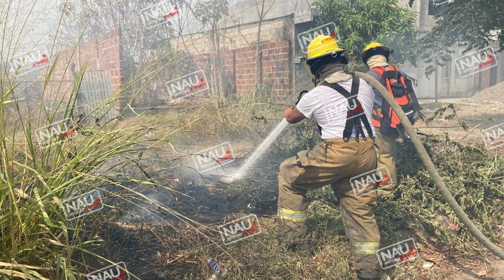 Sofoca Bomberos y PC dos incendios en Tapachula.