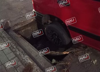 Daños materiales ocasiona un registro a un vehículo.