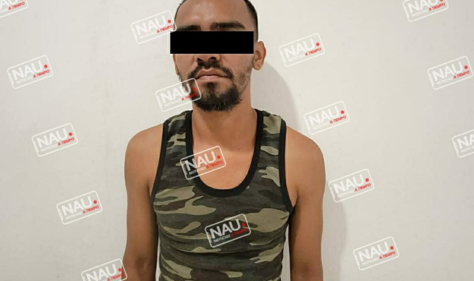 Detienen a una persona que llevaba marihuana.