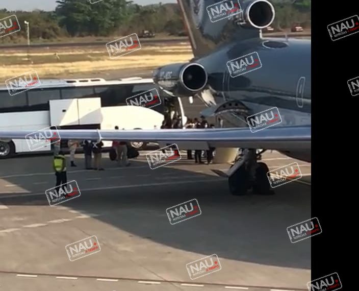 Deporta INM a 77 migrantes de El Salvador.