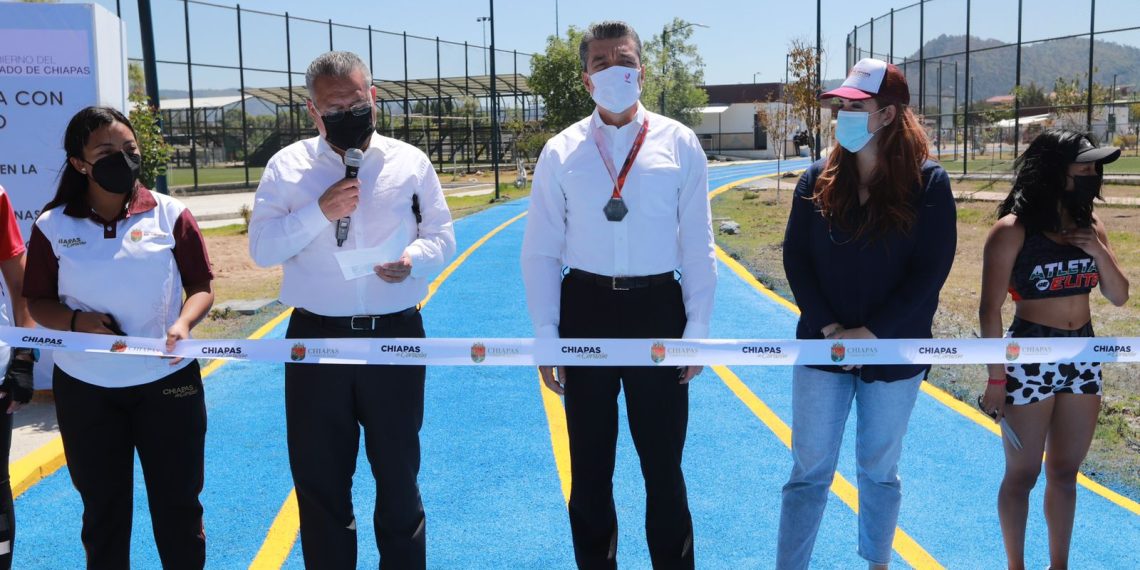 Rutilio Escandón inaugura rehabilitación de la trotapista del Centro Deportivo Municipal de SCLC