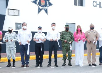 Rutilio Escandón inaugura remodelación de cuartel y entrega equipamiento a policías en Tapachula