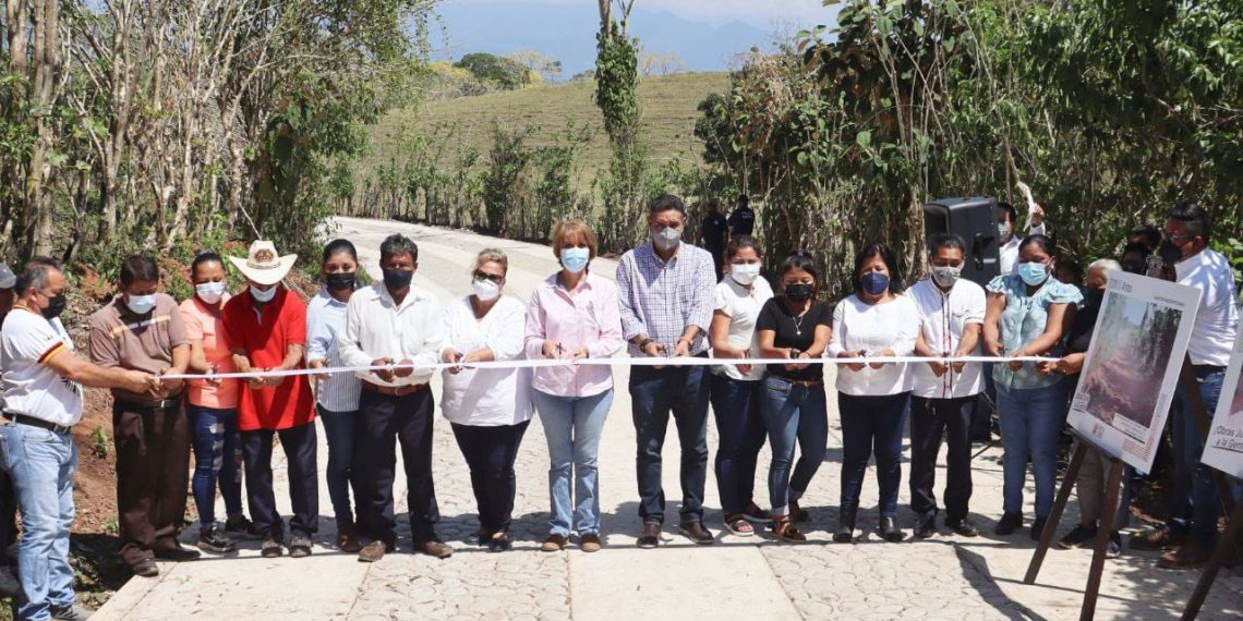 Cantón Mesopotamia cuenta con la primera obra de mejoramiento de camino