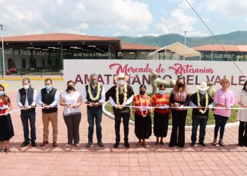 Inaugura Rutilio Escandón Mercado de las Artesanías en beneficio de mujeres de los Altos Tsotsil-Tseltal