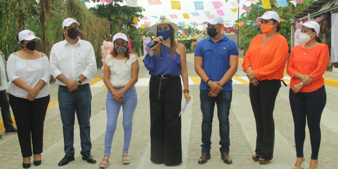 ENTREGAN NUEVA OBRA DE PAVIMENTACIÓN MIXTA DE CALLES EN LA COLONIA LA CEIBA