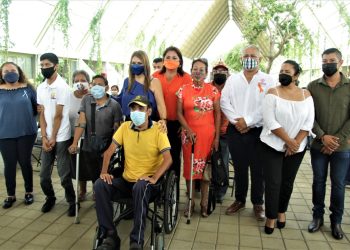 BRINDAN ATENCIÓN ODONTOLÓGICA A DISCAPACITADOS DE TAPACHULA