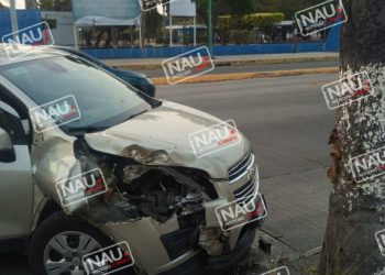 Carro se da a la fuga tras realizar corte de circulación.