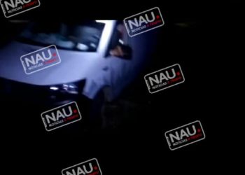 Por exceso de velocidad se salió de la carretera.