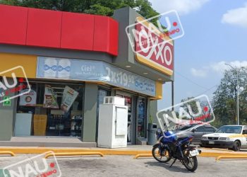 Asaltan tienda Oxxo del par Vial y callejón del Internado.