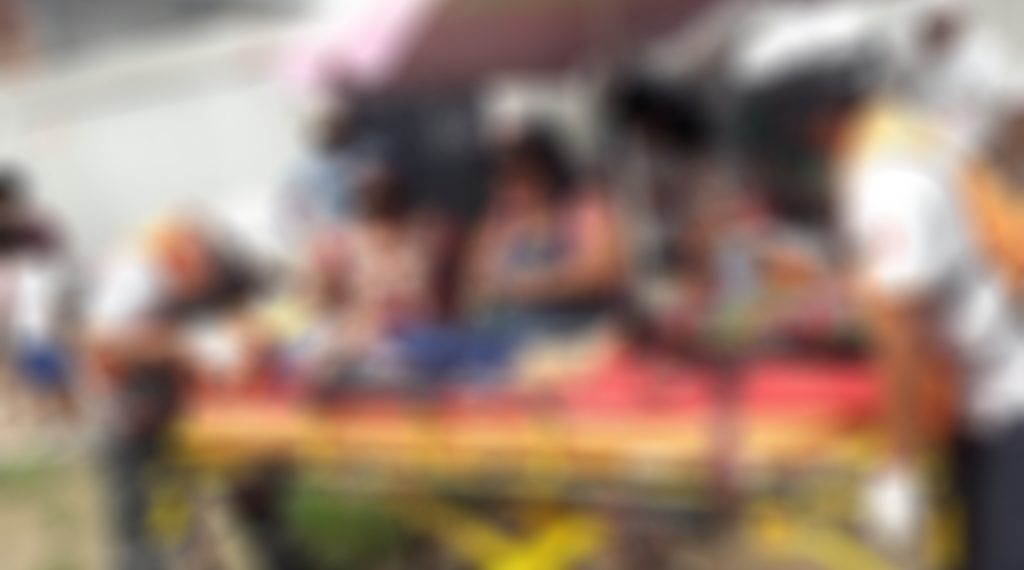 Motociclista atropella a dos menores