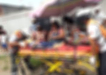 Motociclista atropella a dos menores