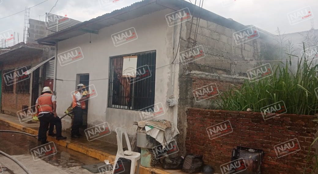 Sofocan incendio de una casa en la colonia Lázaro Cárdenas