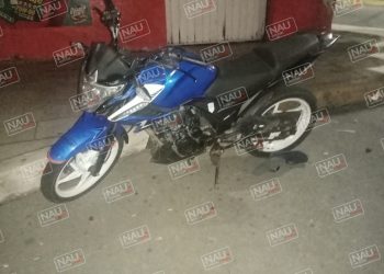 Choque entre camioneta y motocicleta