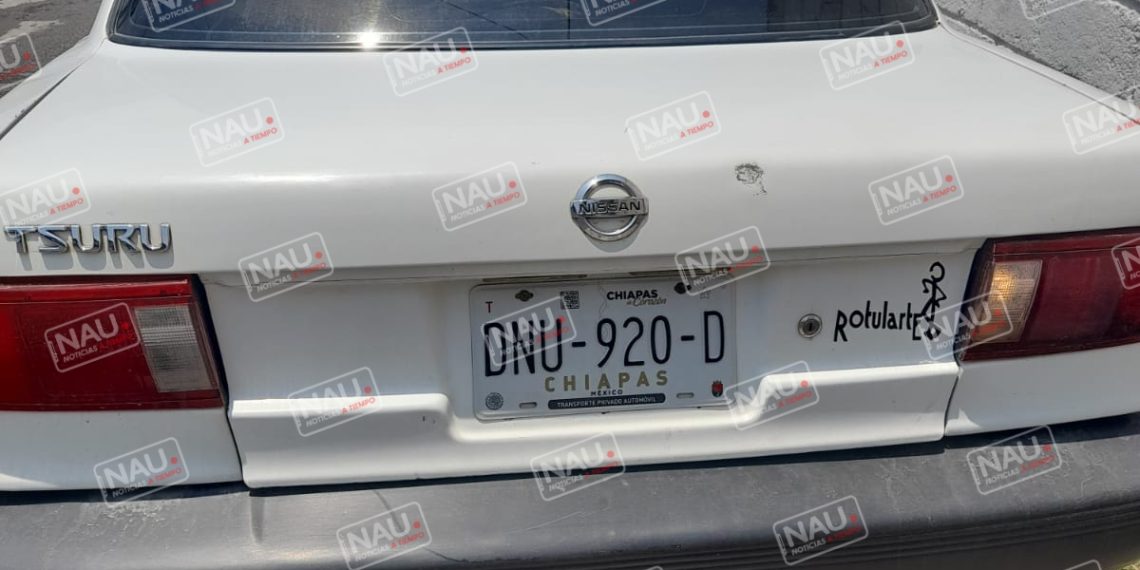 Sujeto se da a la fuga y abandona un vehículo con marihuana