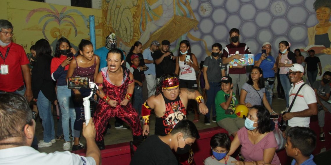 CON FUNCIÓN DE LUCHA LIBRE CIERRAN FESTIVIDADES DEL DÍA DEL NIÑO EN TAPACHULA
