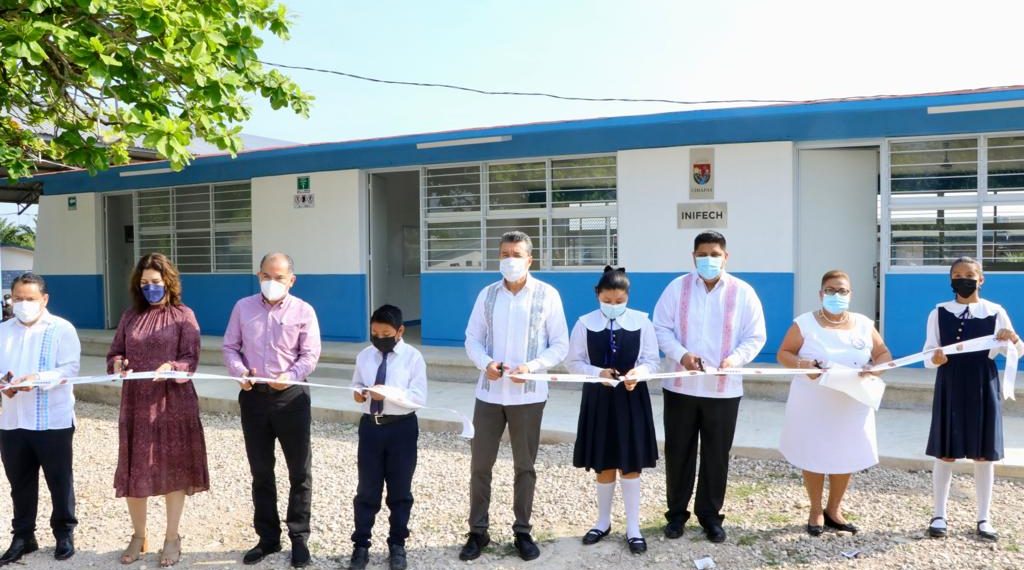 En Palenque, Rutilio Escandón inaugura aulas en la Escuela Primaria “Niños Héroes”