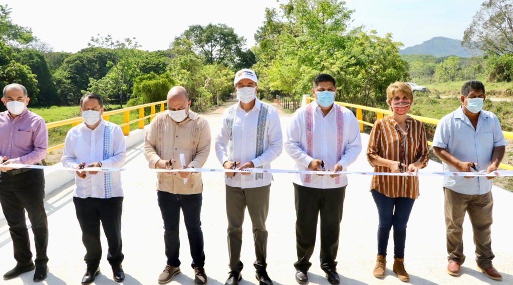 Inaugura Rutilio Escandón la reconstrucción de puente en el camino Palenque-Las Ruinas-Cárdenas