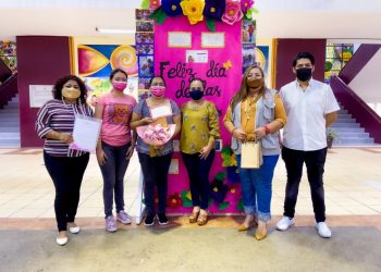 PREMIAN A GANADORAS DEL CONCURSO POSDATA, MAMÁ TE AMO